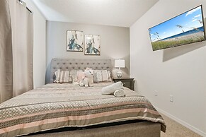 Luxury 5bdr House w Pool - 8863