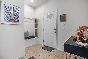 Luxury 5bdr House w Pool - 8863