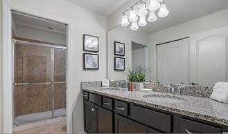 Luxury 5bdr House w Pool - 8863