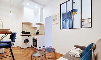 Chic Apartment in Paris for Couple