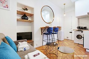 Chic Apartment in Paris for Couple