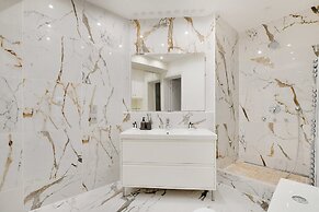 Chic Flat With Garden Terrace -4br/12p - Trocadero