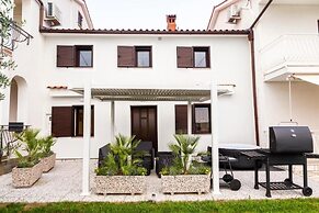 Apartments Milok