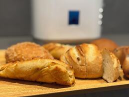 BAKERY HOTEL SHIRAHAMA