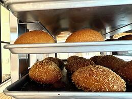 BAKERY HOTEL SHIRAHAMA