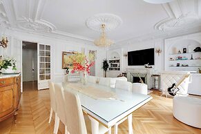 Luxurious Flat - 4bd/8p - Arc de Triomphe