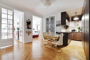 Luxurious Flat - 4bd/8p - Arc de Triomphe