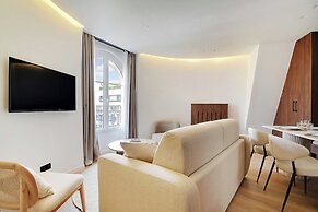 Modern Apt -1br/4p - View Eiffel Tower / Passy