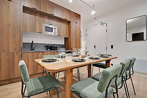 Chic and Spacious Apartment in the Heart of Paris