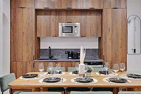 Chic and Spacious Apartment in the Heart of Paris