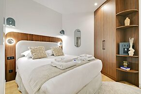 Chic and Spacious Apartment in the Heart of Paris