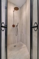 Chic and Spacious Apartment in the Heart of Paris