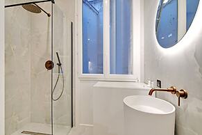 Chic and Spacious Apartment in the Heart of Paris