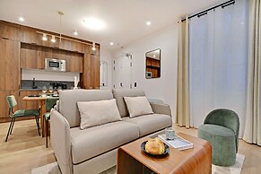 Chic and Spacious Apartment in the Heart of Paris