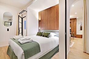 Chic and Spacious Apartment in the Heart of Paris