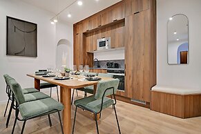 Chic and Spacious Apartment in the Heart of Paris