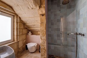 Talbot House by Talbot & Bons
