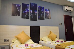 Dhiffushi Tourist Hotel
