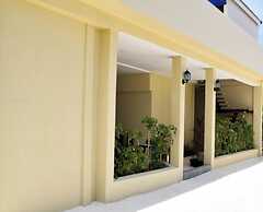 Dhiffushi Tourist Hotel