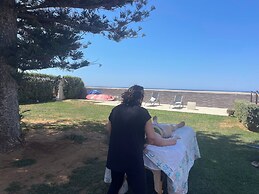 Room in B&B - Suitebeach bnb and Resort