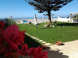 Room in B&B - Suitebeach bnb and Resort