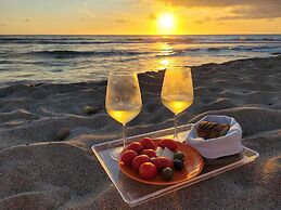 Room in B&B - Suitebeach bnb and Resort