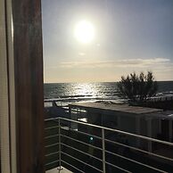 Room in B&B - Suitebeach bnb and Resort