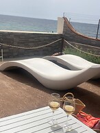 Room in B&B - Suitebeach bnb and Resort