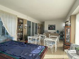 Room in B&B - Suitebeach bnb and Resort