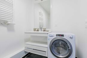 Classy Apartment - Flea Market