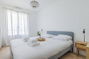 Classy Apartment - Flea Market