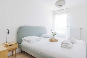 Classy Apartment - Flea Market