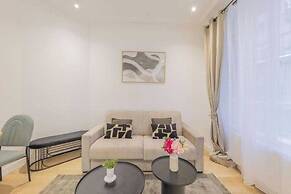 Apartment With 1 Room in Batignolles