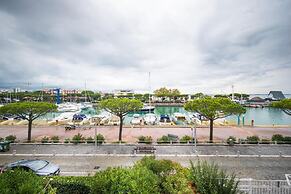 Charming Apartment in a Great Location