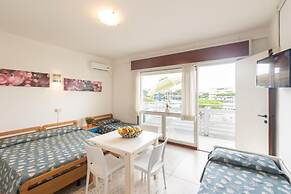 Charming Apartment in a Great Location