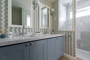 Nevern Square X by Onefinestay