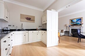 Egerton Gardens IX by Onefinestay