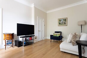 Egerton Gardens IX by Onefinestay