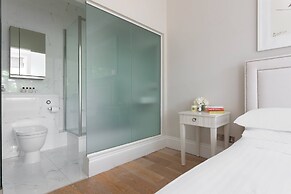 Egerton Gardens IX by Onefinestay