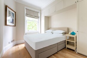 Egerton Gardens IX by Onefinestay