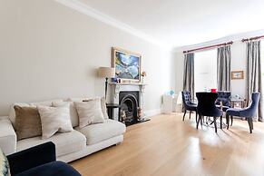 Egerton Gardens IX by Onefinestay