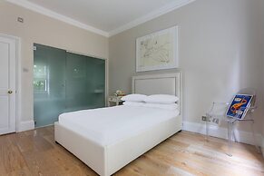 Egerton Gardens IX by Onefinestay