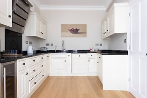 Egerton Gardens IX by Onefinestay