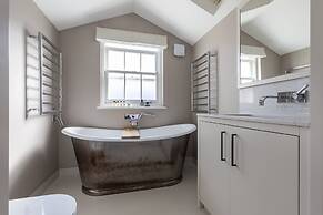 Callcott Street IV by Onefinestay
