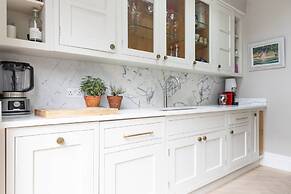 Callcott Street IV by Onefinestay