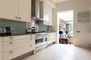 Chesilton Road by Onefinestay