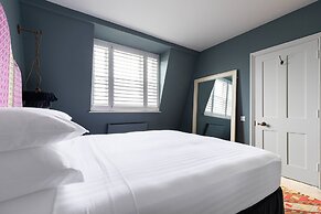 Chesilton Road by Onefinestay