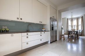 Chesilton Road by Onefinestay