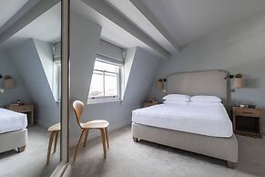 Cornwall Gardens Xxiii by Onefinestay