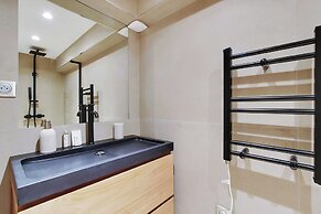 Spacious Apartment With 2 Rooms